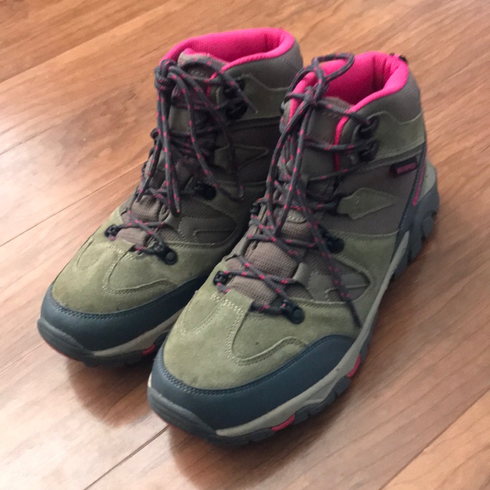 BearPaw Outdoor Boots Womens sz 11 M